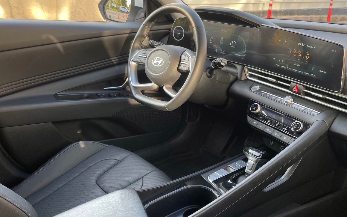 Hyundai Elantra - image 6