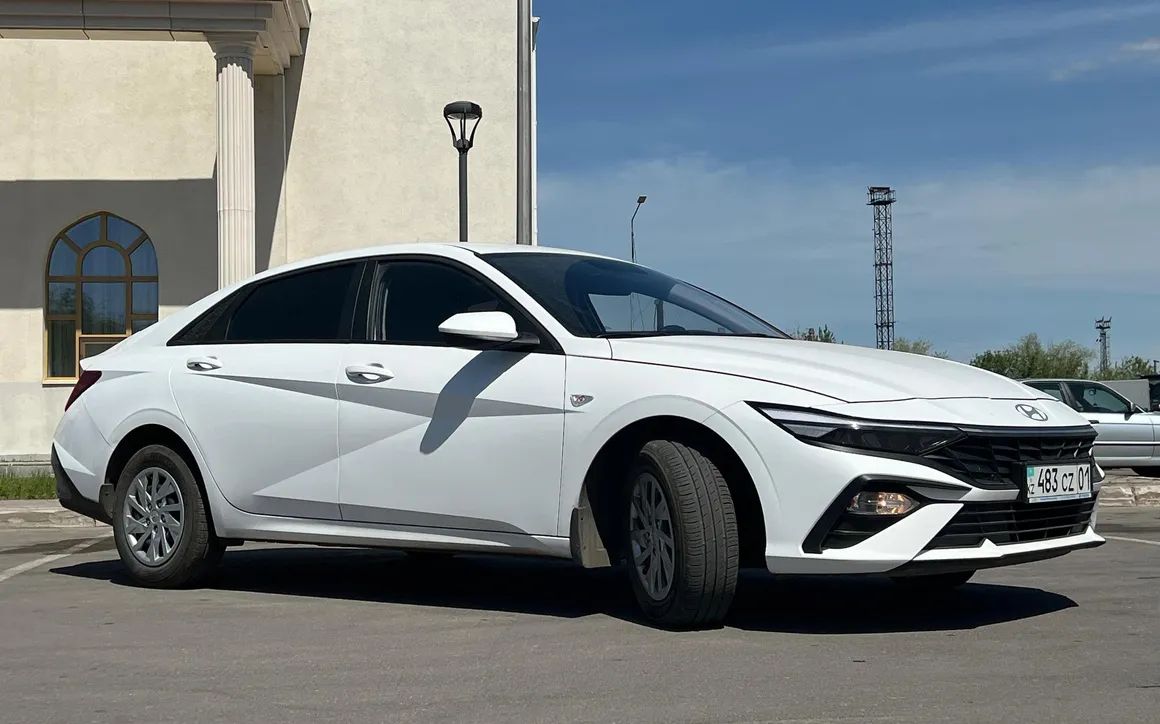 Hyundai Elantra - image 4